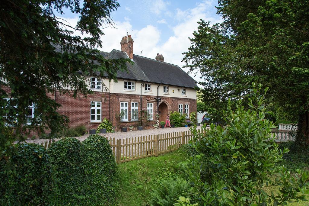 Heywood Hall Denstone Екстериор снимка